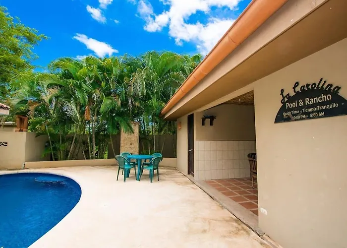 Сasa de vacaciones Cozy Garden With Vibrant Tropical Decor, Swimming Pool And Rancho