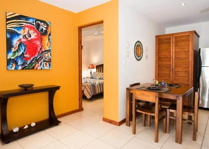 Cozy Garden With Vibrant Tropical Decor, Swimming Pool And Rancho Сasa de vacaciones Brasilito