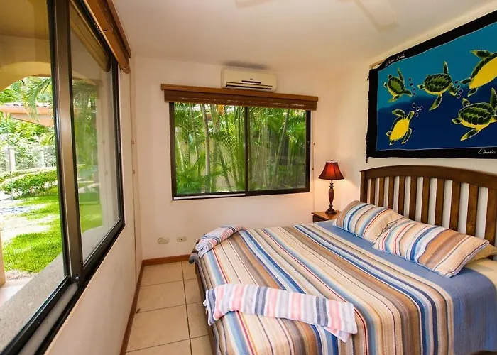 Cozy Garden With Vibrant Tropical Decor, Swimming Pool And Rancho